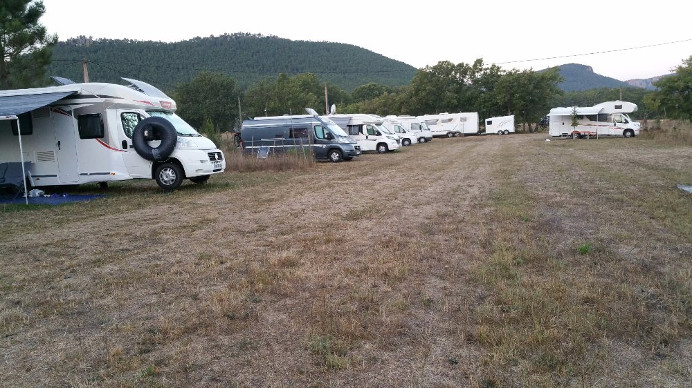 Aire camping-car  Bagnols-en-Fort (83600) - Photo 5